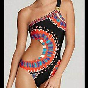One shoulder swim suit